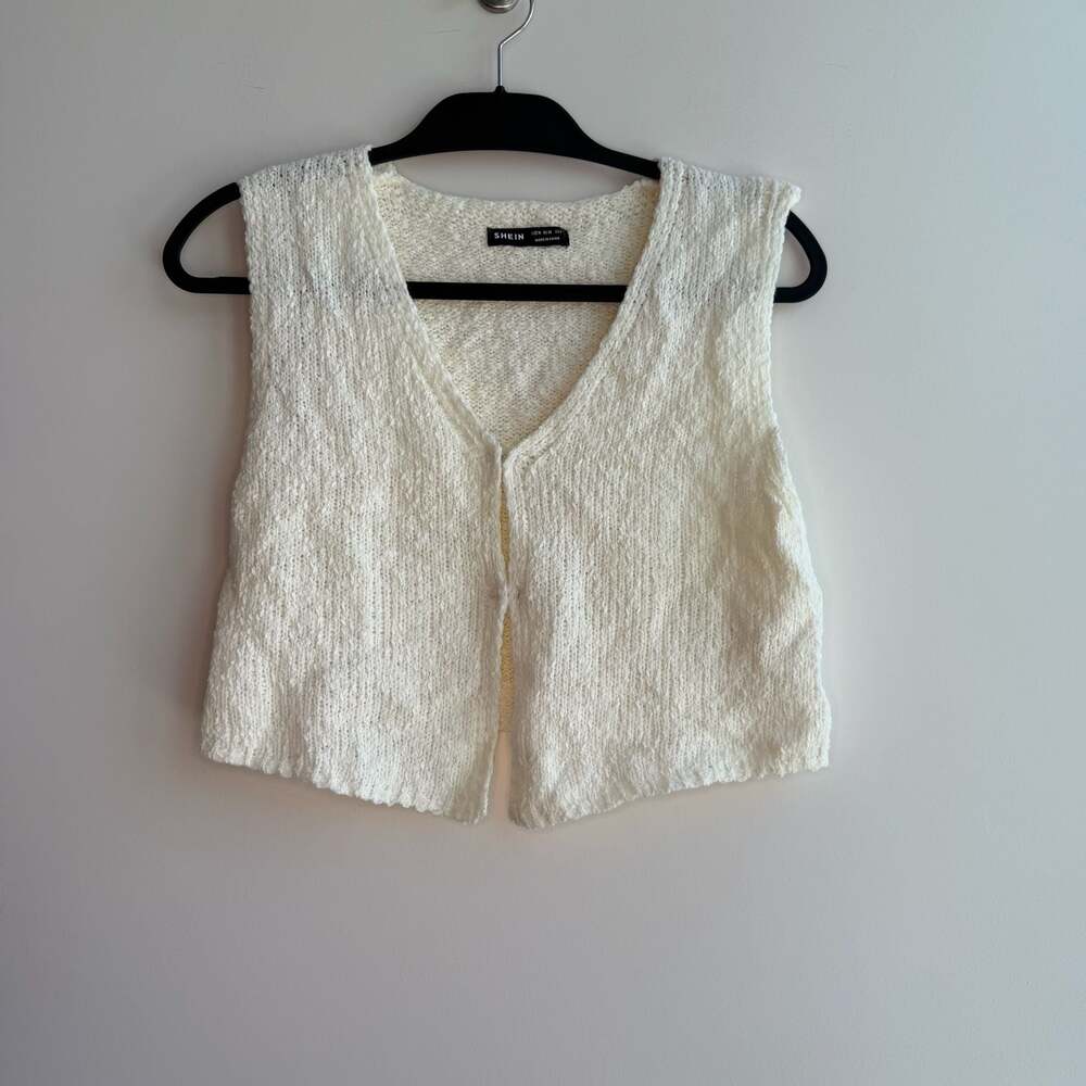 SHEIN White Knit Sleeveless Button-Front Vest Size M